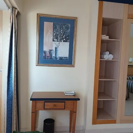 Primera Linea De Playa Y Vista Al Mar En Pyr Estudio * Fuengirola